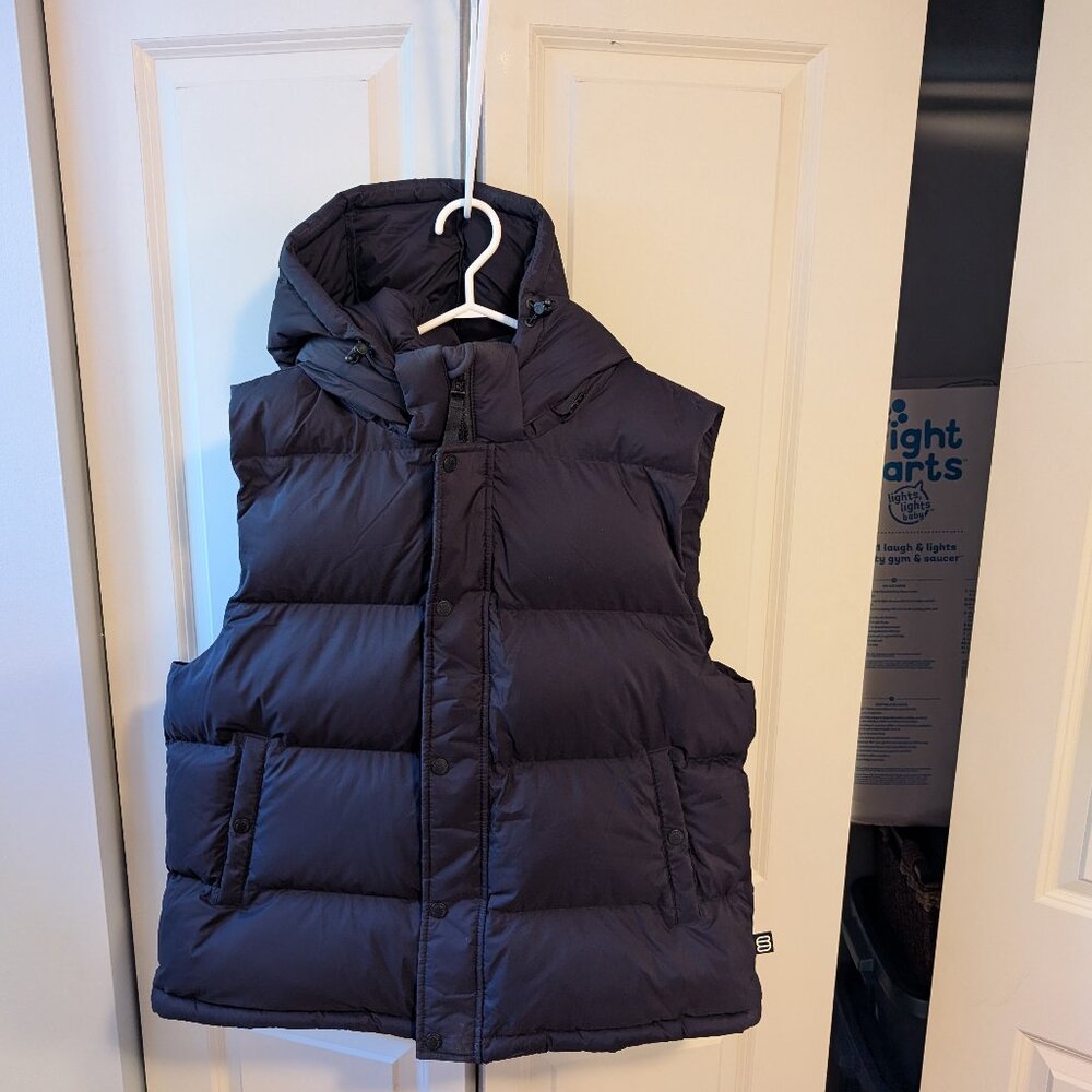 Aritzia Super Puff Vest